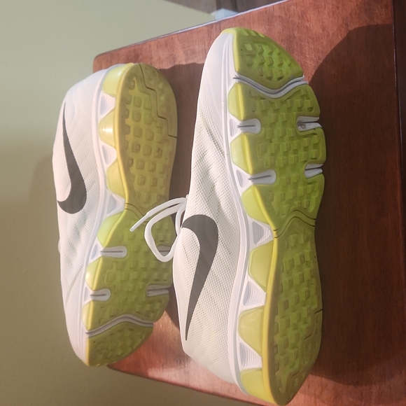 Women Nike sneakers - Picture 3 of 6